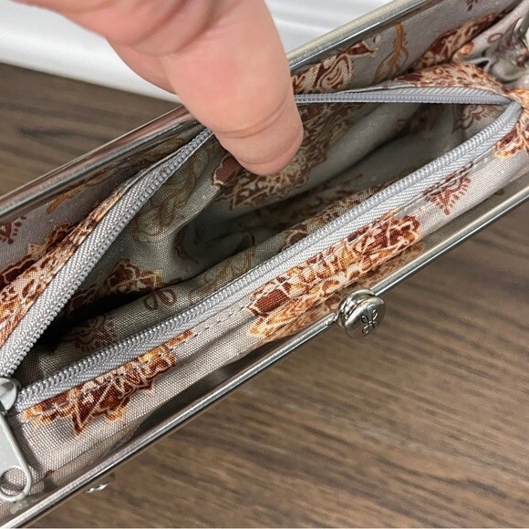 HOBO Womens Lauren Clutch Wallet Leather Floral Lining - EUC - Picture 10 of 16